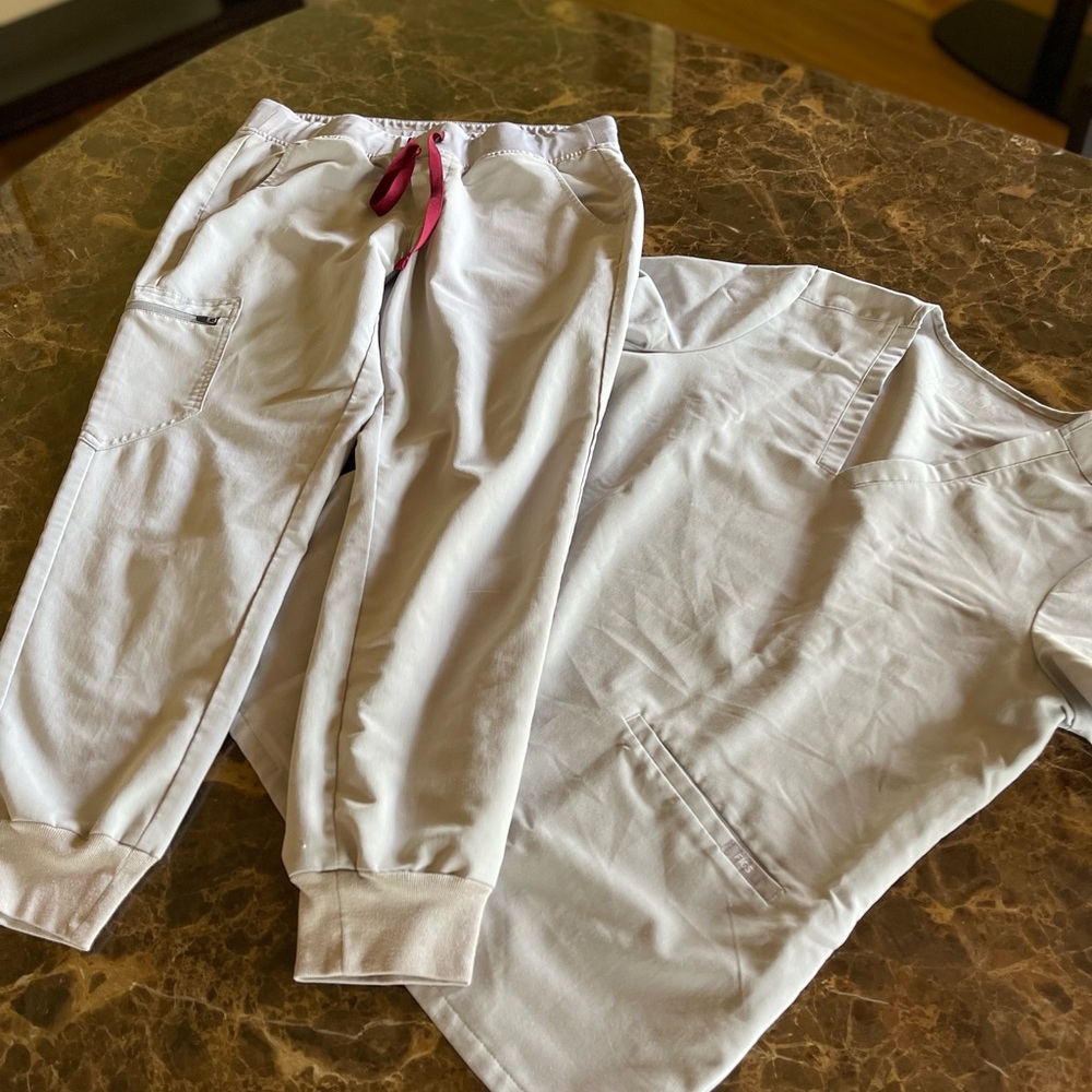 Figs scrubs set grey